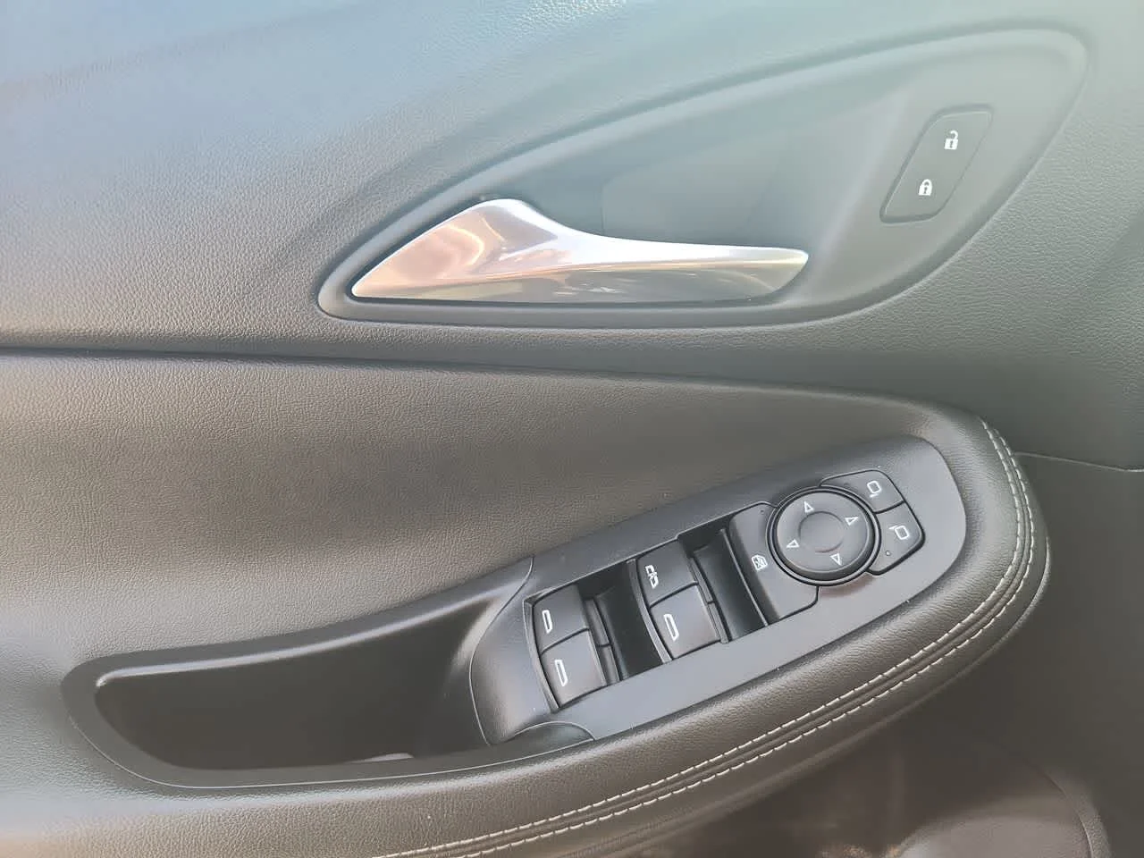 2025 Buick Encore GX Preferred - Photo 12
