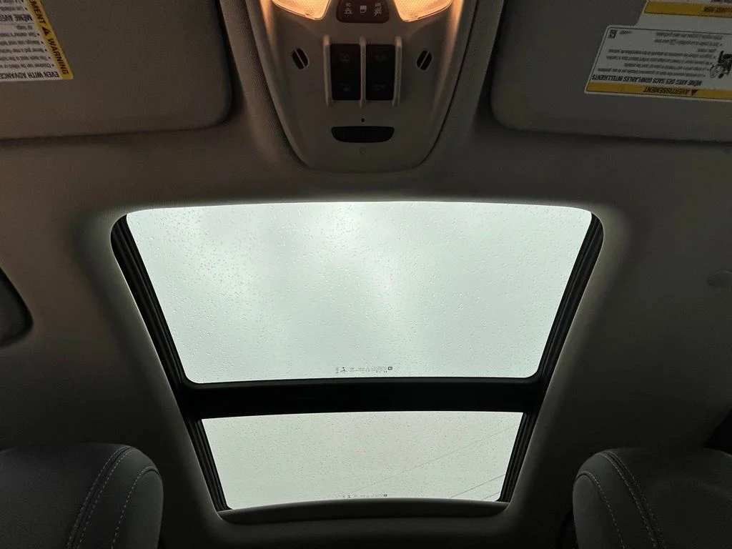 Used 2023 Sapphire Buick Essence image 38
