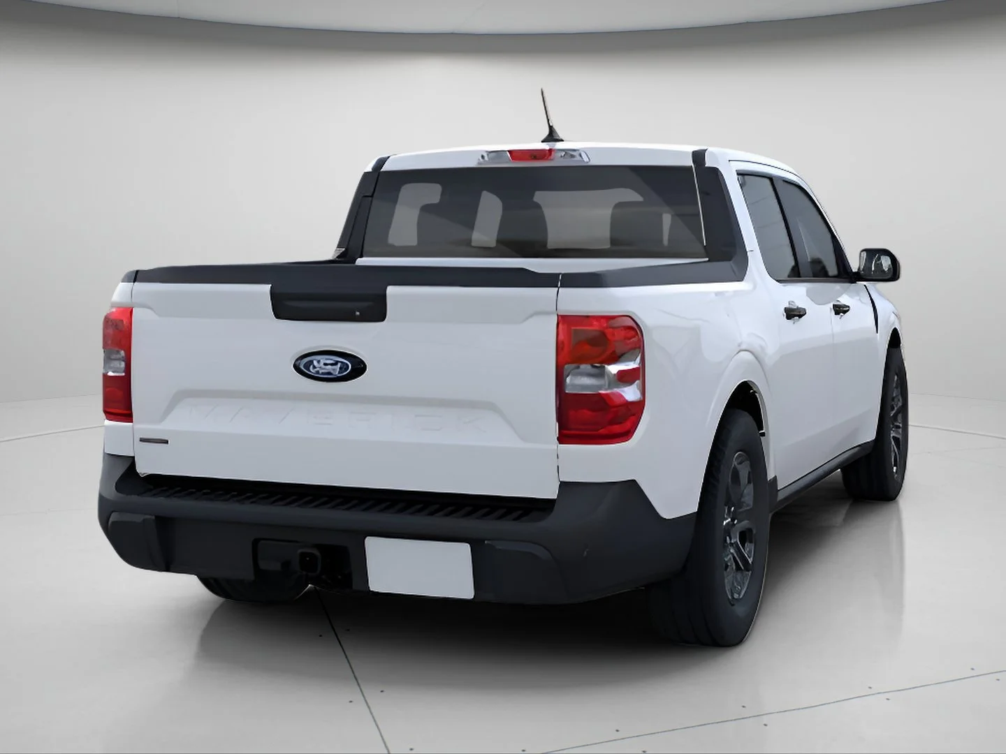 New 2026 Oxford White Ford XLT image 9