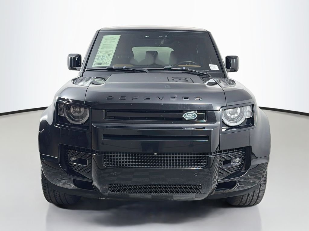 Certified Used 2024 Black Land Rover X-Dynamic SE image 2