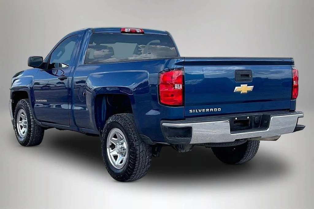 Used 2016 Blue Chevrolet LS image 4