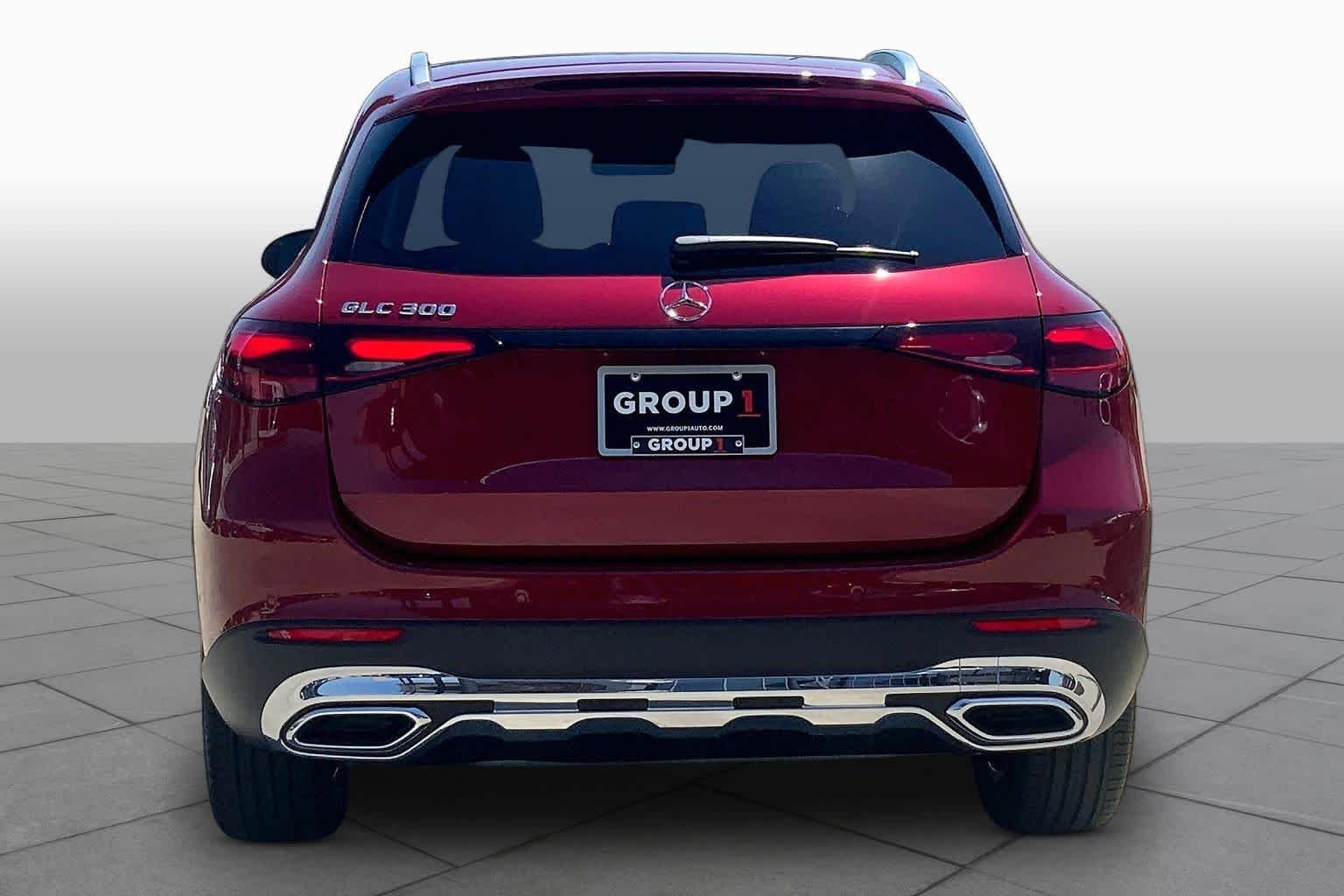 New 2026 MANUFAKTUR Patagonia Red Metallic Mercedes-Benz GLC 300 image 4