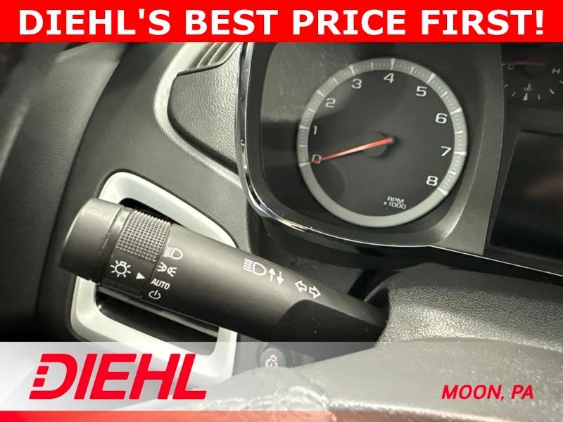 Used 2017 White GMC SLT image 23