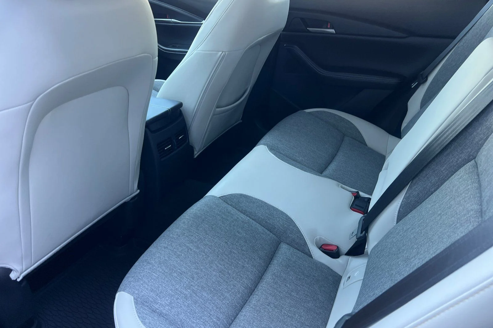 2026 Mazda CX-30 Aire Edition - Photo 9
