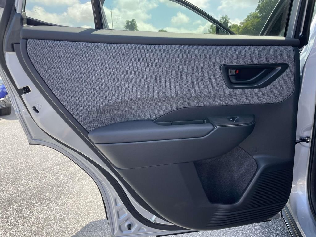 Used 2026 Ice Silver Metallic Subaru Limited image 2