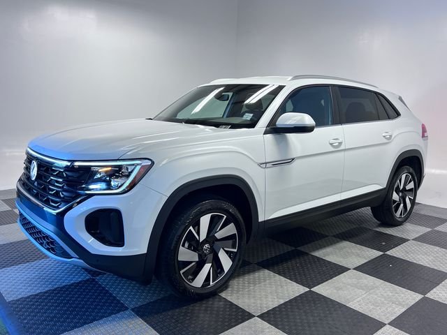 New 2026 White Volkswagen SE w/Technology image 3
