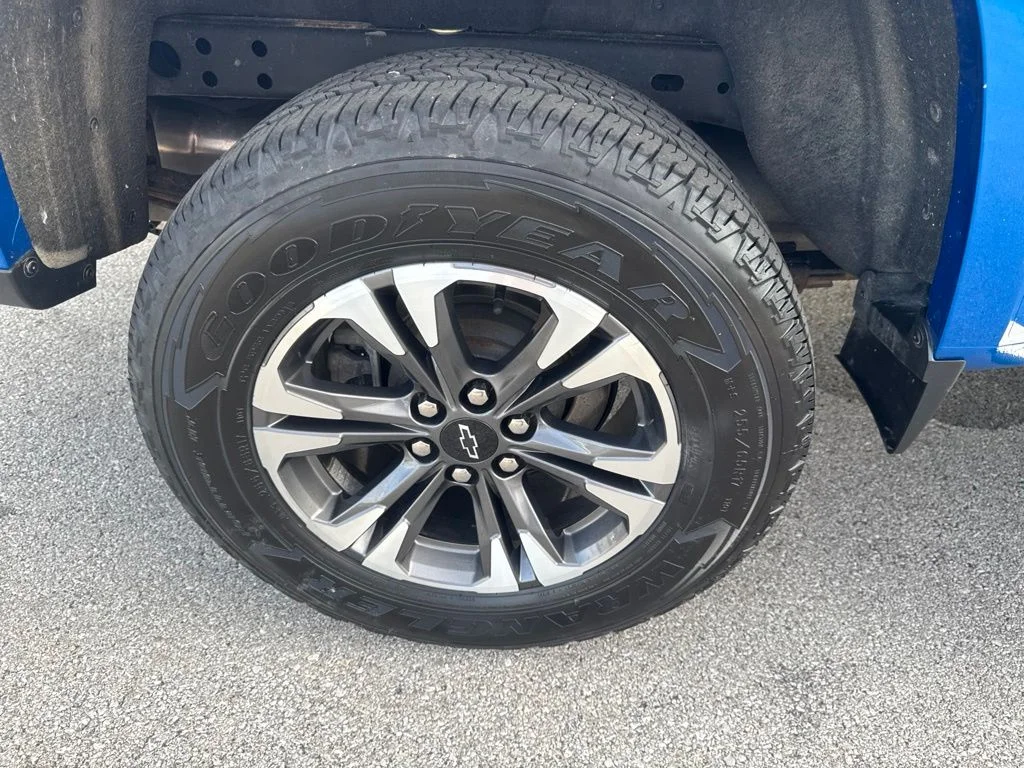 Used 2021 Blue Chevrolet Z71 image 40