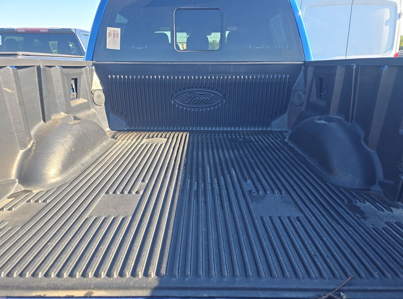 Used 2023 Atlas Blue Metallic Ford XLT image 6