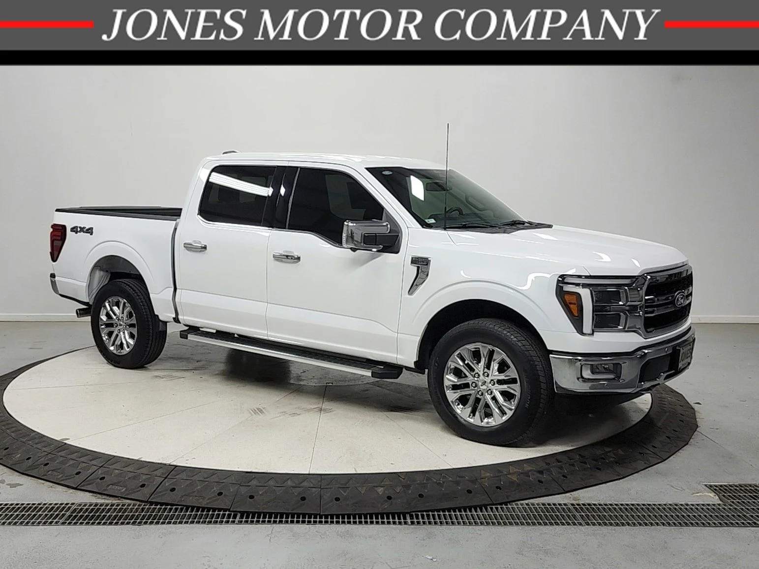 Used 2024 White Ford Lariat image 1