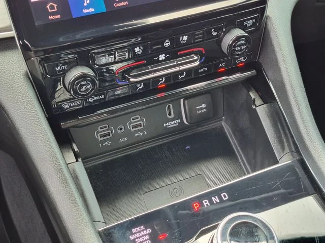 Used 2022 White Jeep 4xe image 15