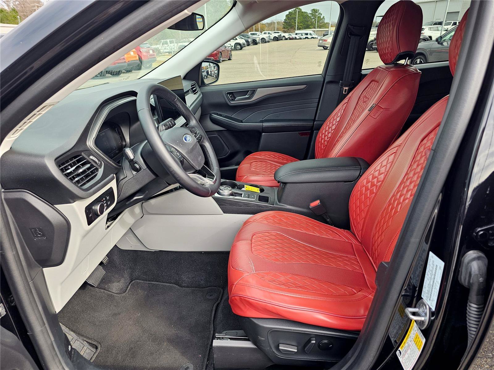 Used 2024 Agate Black Metallic Ford Active image 18