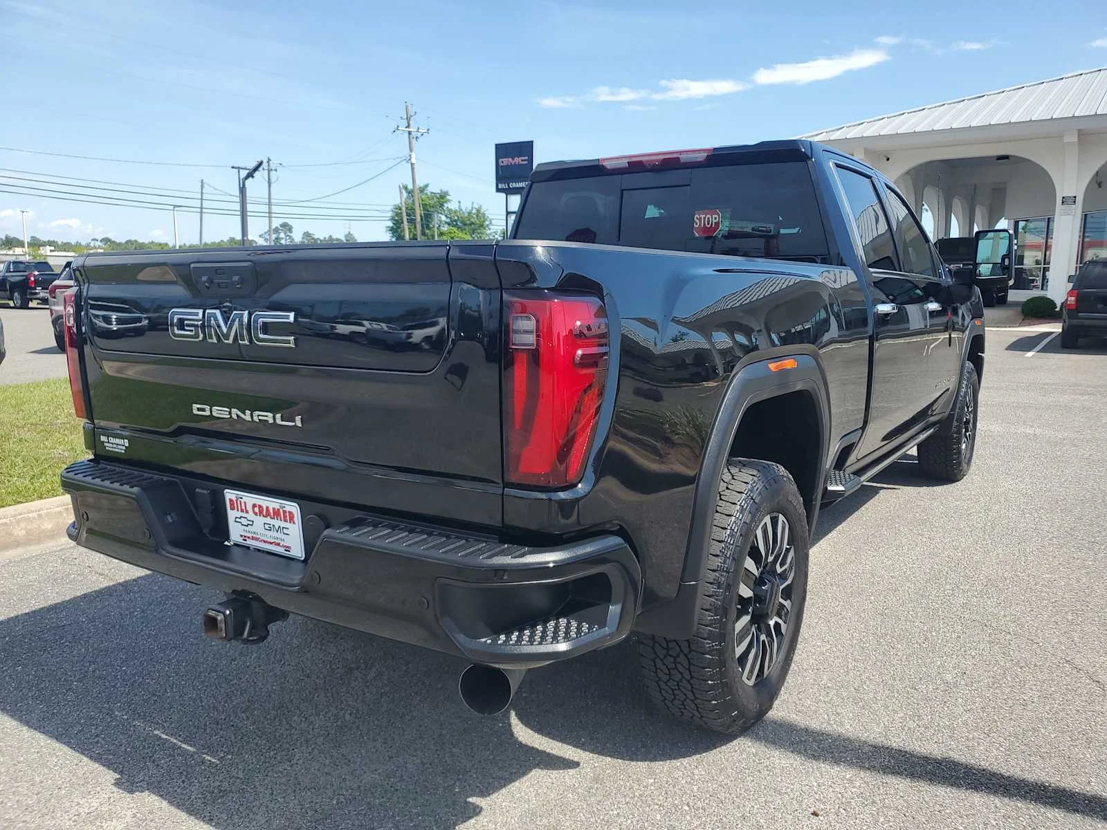 Used 2025 Onyx Black GMC Denali Ultimate image 6