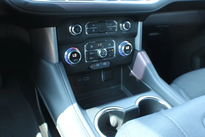 Certified Used 2022 Midnight Blue Metallic GMC SLE image 11