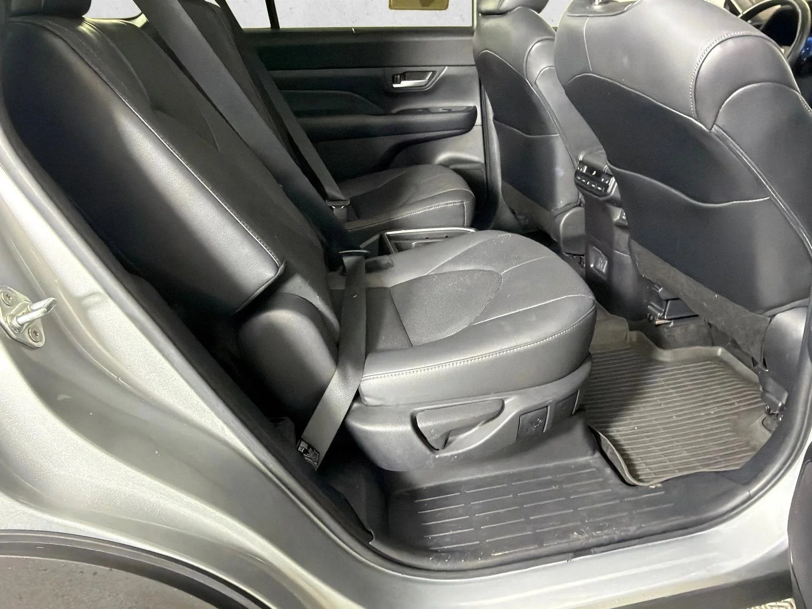 Used 2024 Silver Toyota XLE image 16