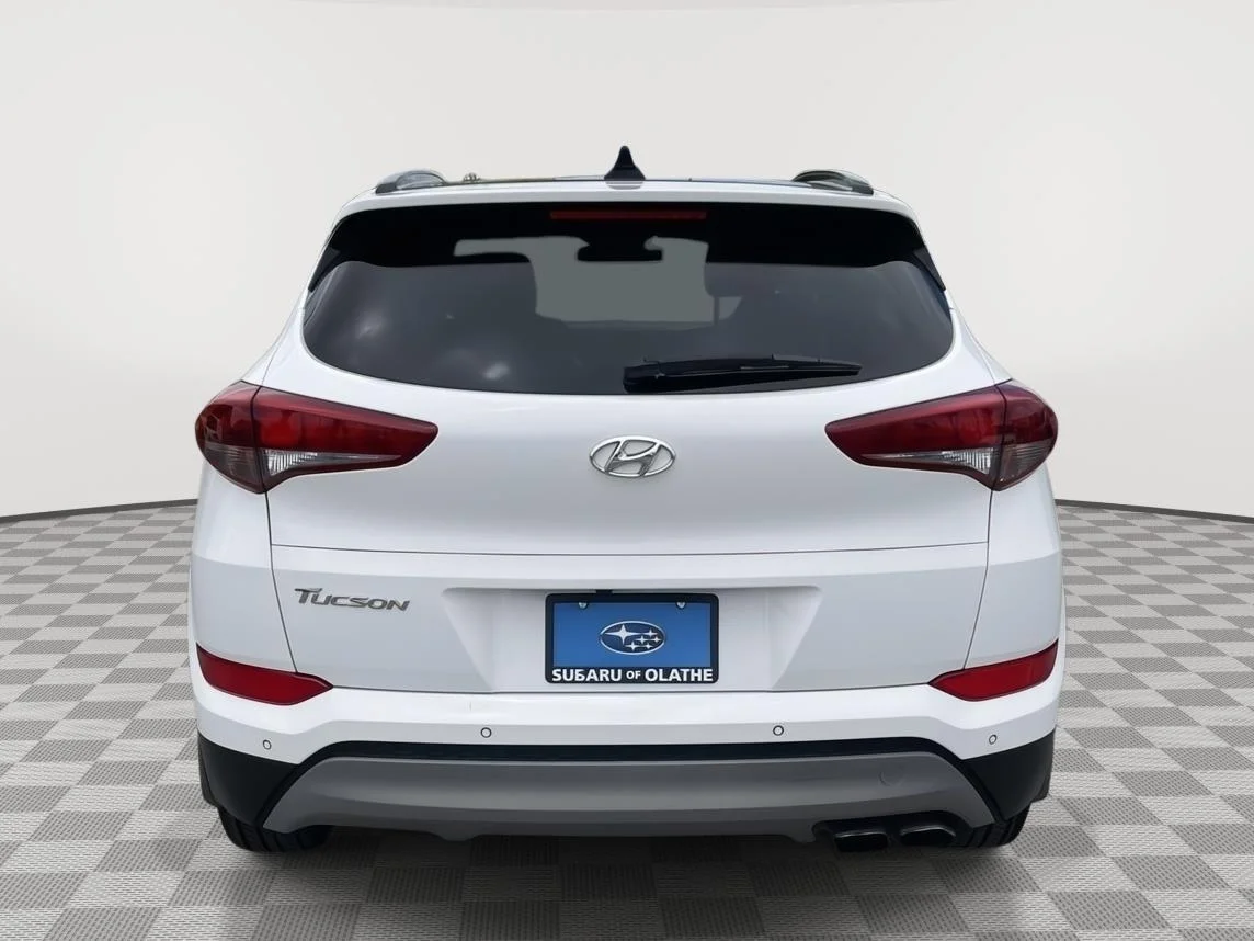 Used 2018 Dazzling White Hyundai Value image 12