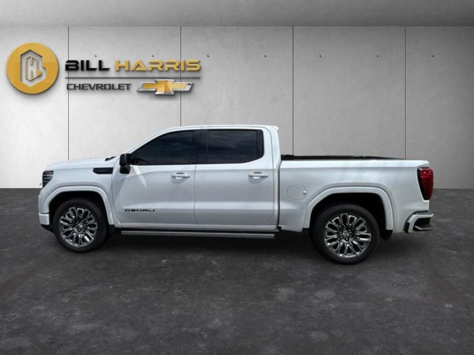 Used 2022 White GMC Denali image 8