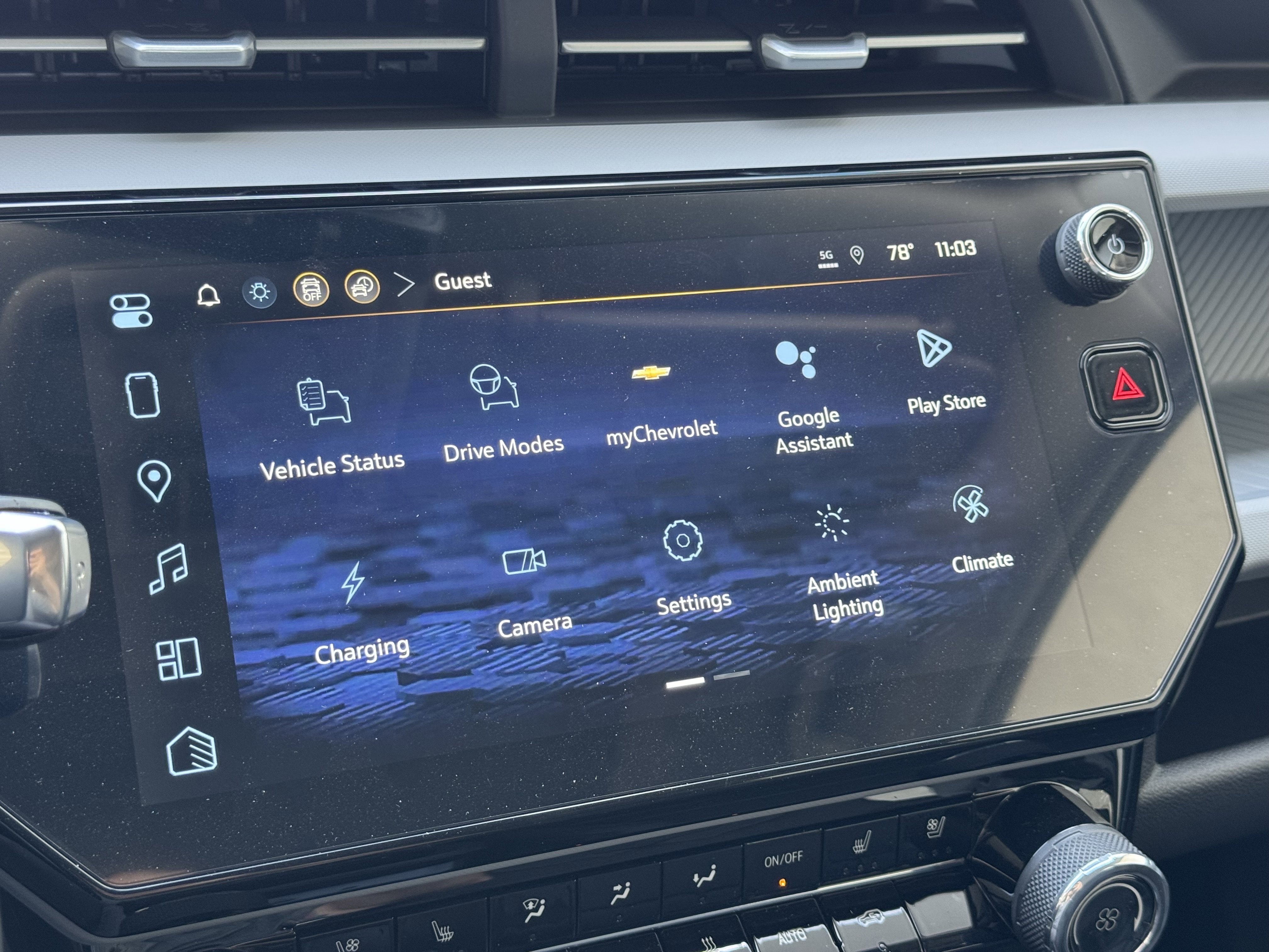 2027 Chevrolet Bolt RS - Photo 21