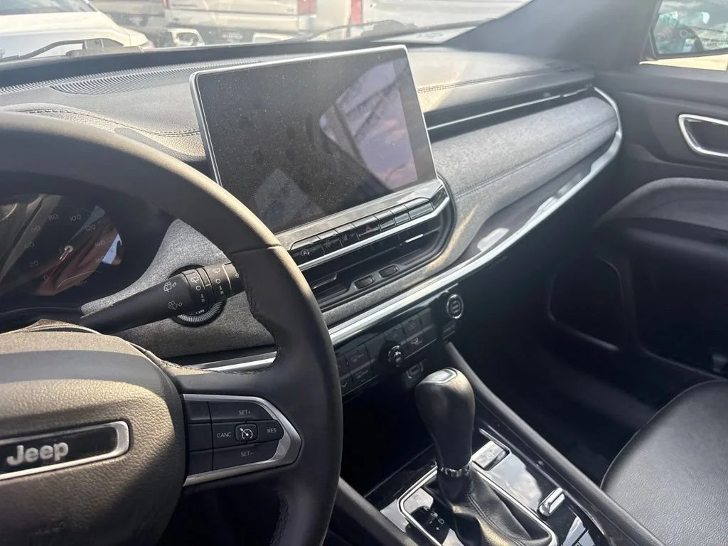 Used 2024 Silver Jeep Latitude image 20