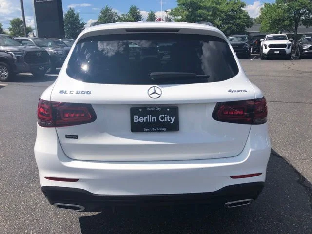 Used 2022 Polar White Mercedes-Benz GLC 300 image 4