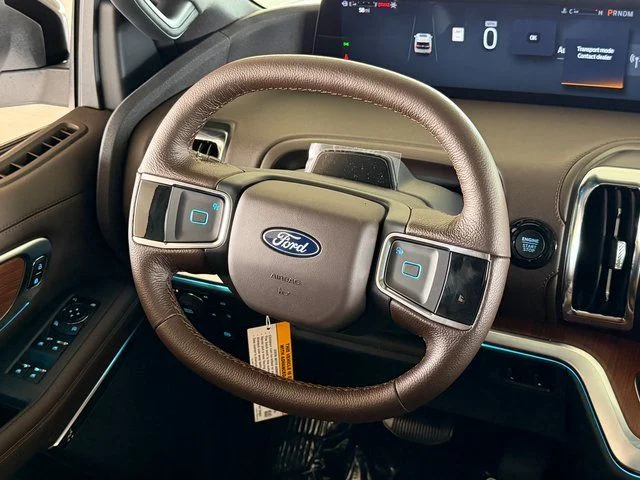 New 2026 Star White Metallic Tri-Coat Ford King Ranch image 25