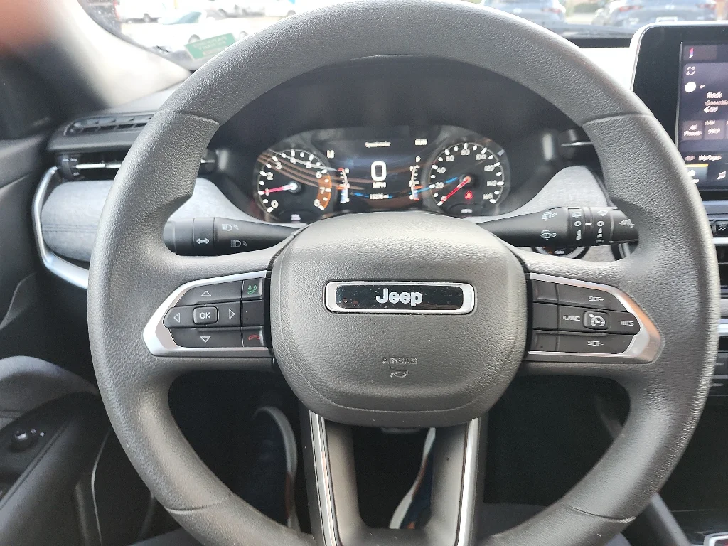 Used 2025 Silver Zynith Metallic Clearcoat Jeep Sport image 22