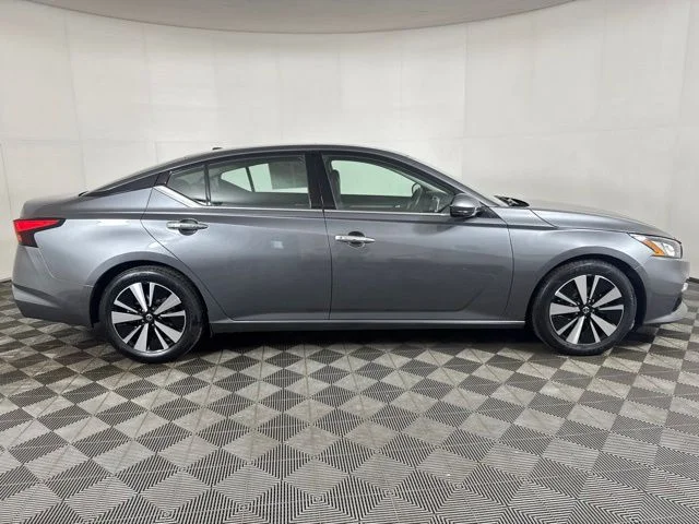 Used 2019 Gun Metallic Nissan 2.5 SL image 2