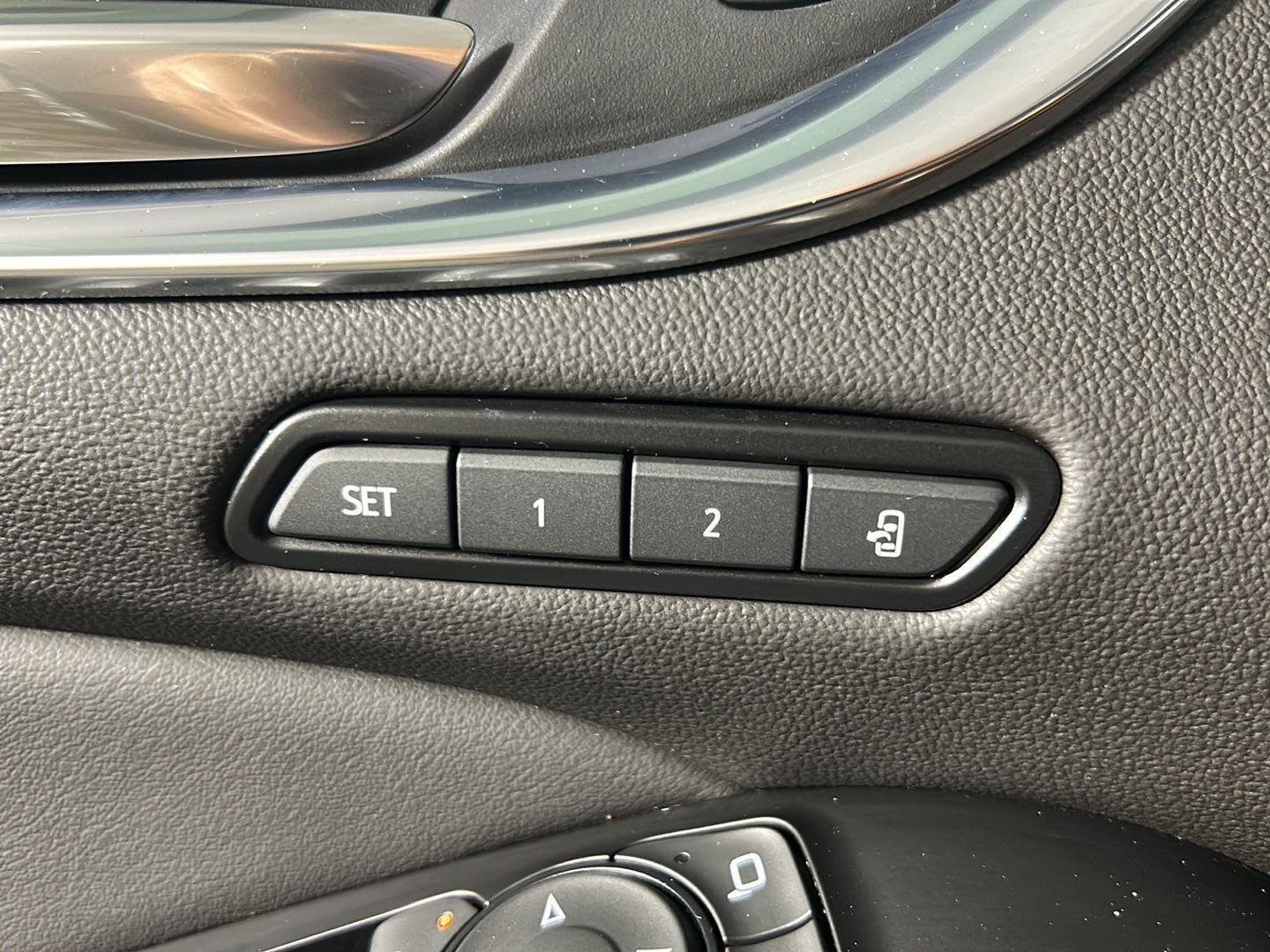 Used 2024 Ebony Twilight Metallic Buick Avenir image 23