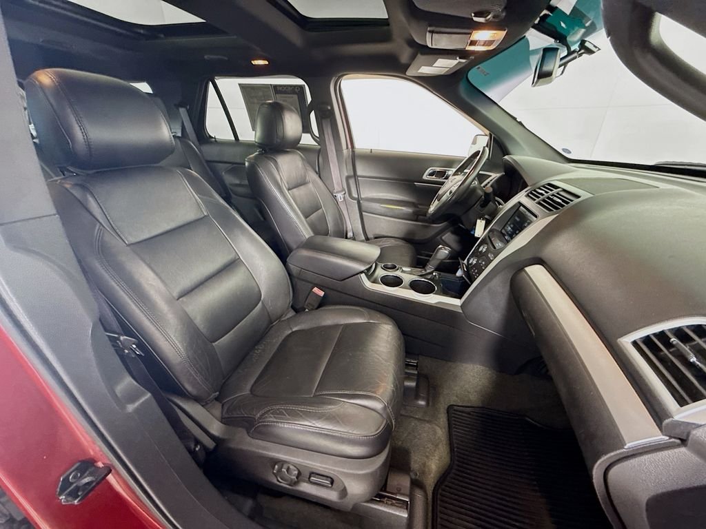 Used 2013 Ruby Red Metallic Tinted Clearcoat Ford XLT image 29