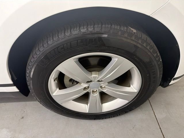 Used 2019 Fuji White Land Rover S image 18