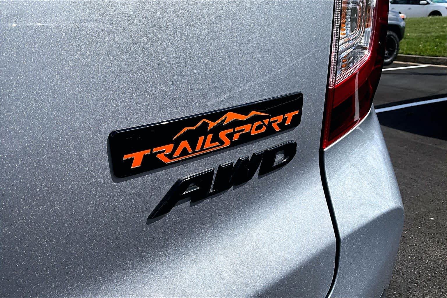Used 2024 Lunar Silver Metallic Honda TrailSport image 9