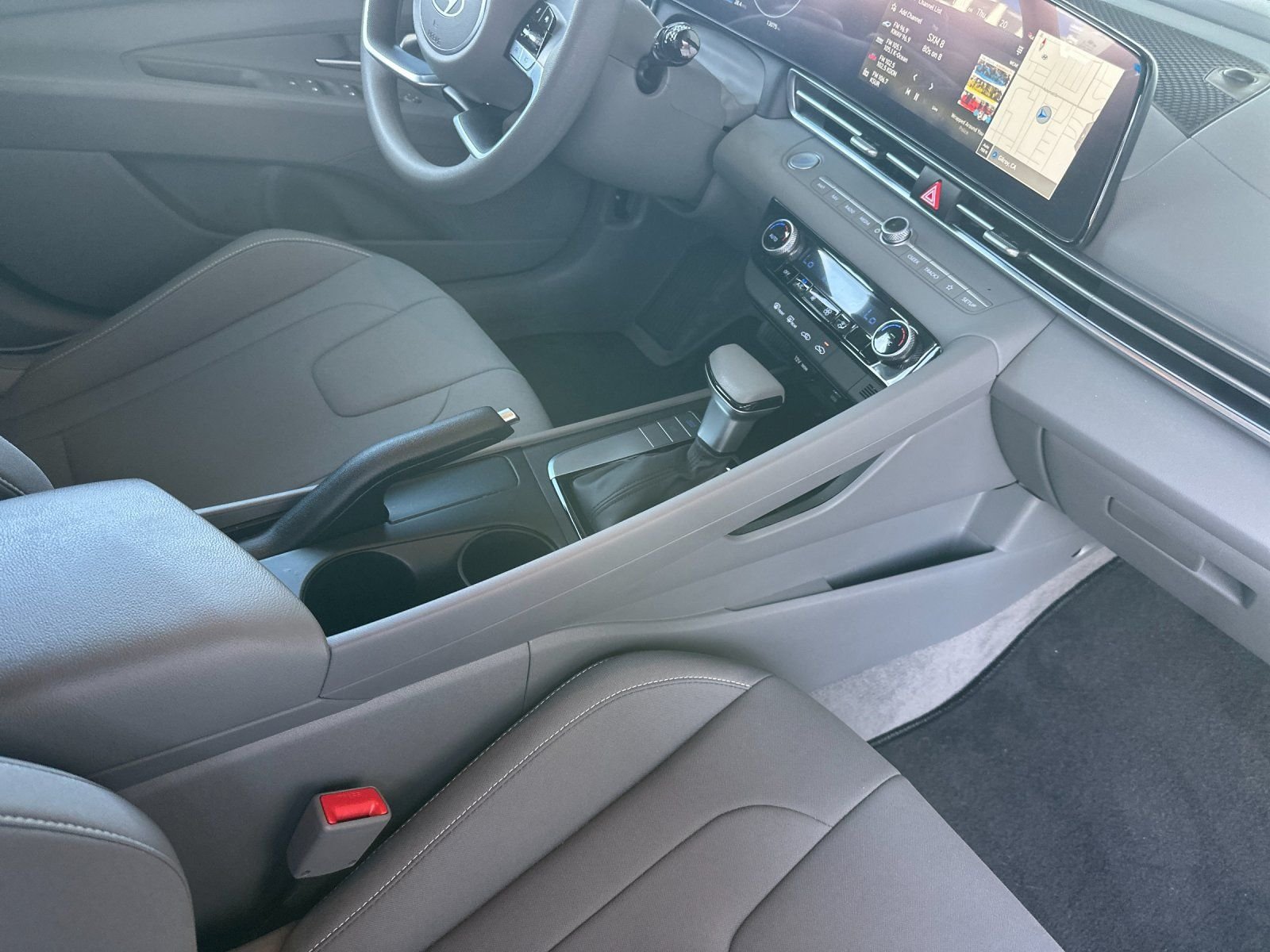 2024 Hyundai Elantra SEL - Photo 15
