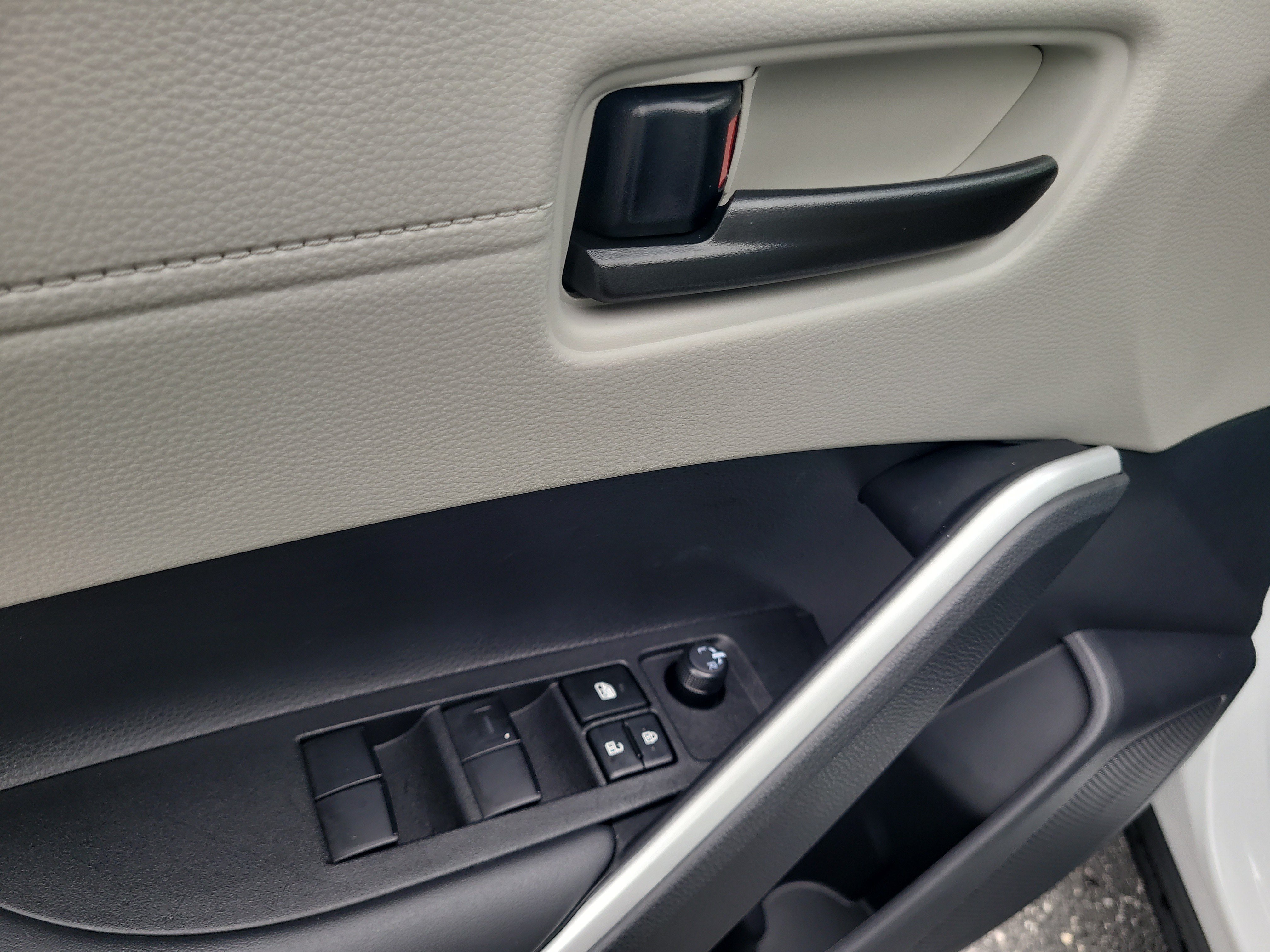 Used 2026 Pearl Toyota L image 15