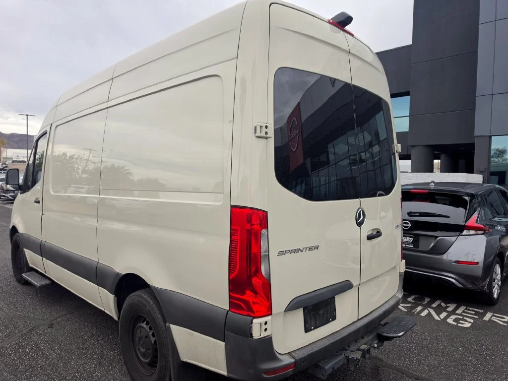 Used 2022  Mercedes-Benz  image 7