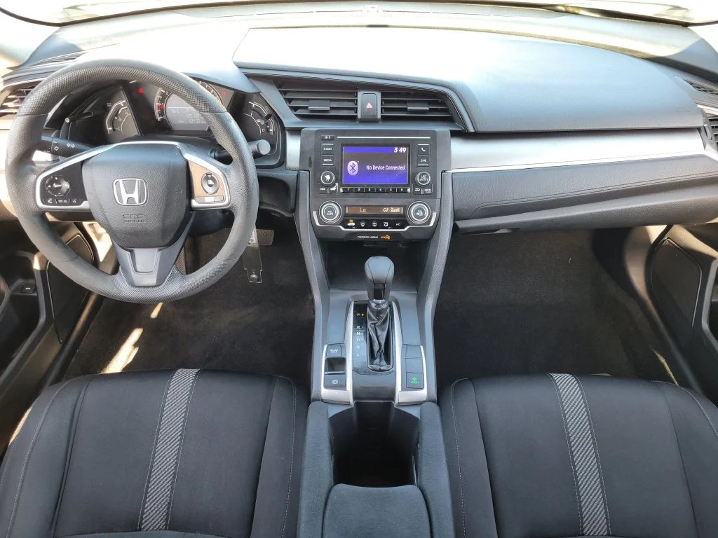 Used 2016 Lunar Silver Metallic Honda LX image 9