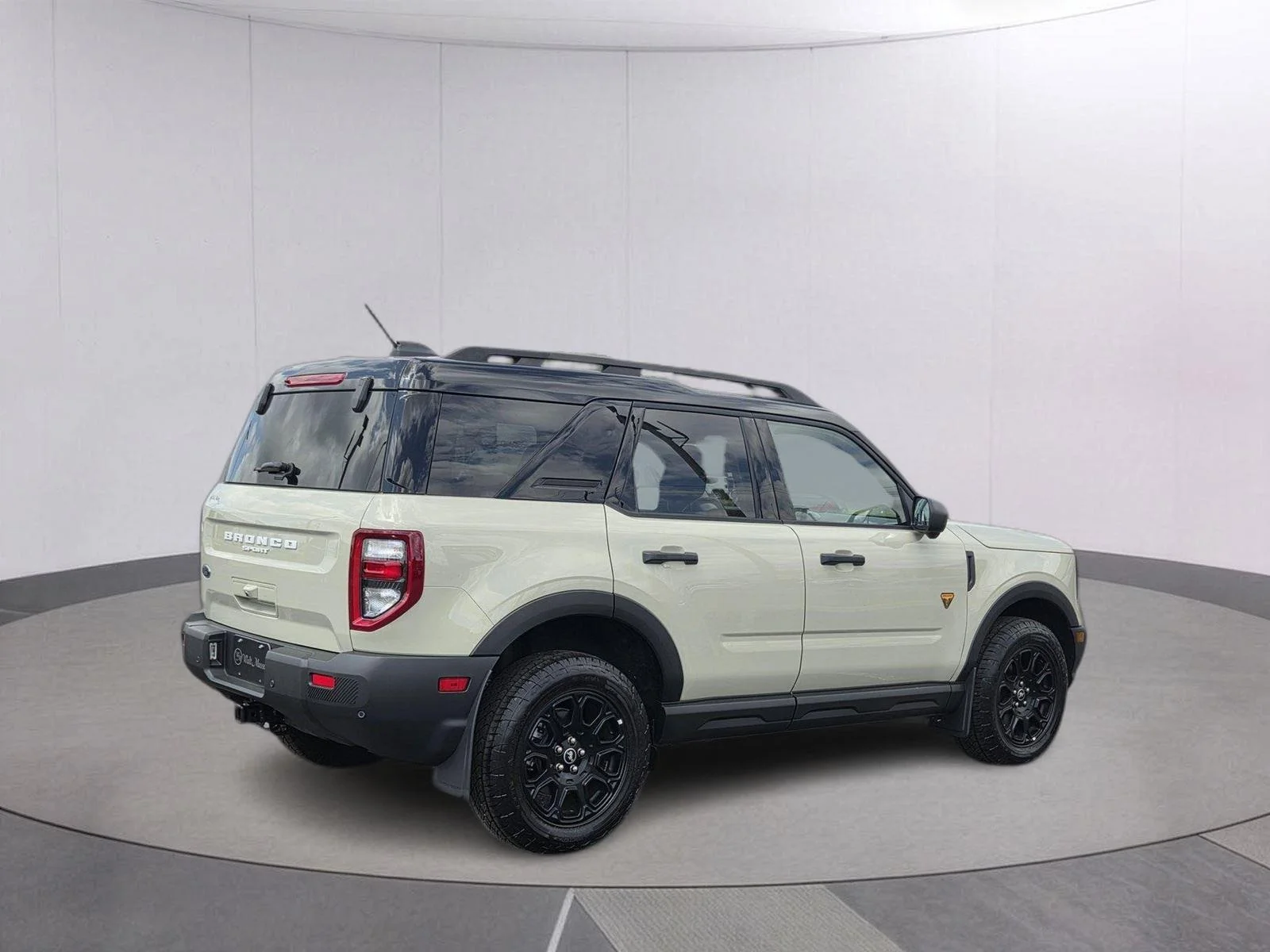 Used 2025 Desert Sand Ford Badlands image 5