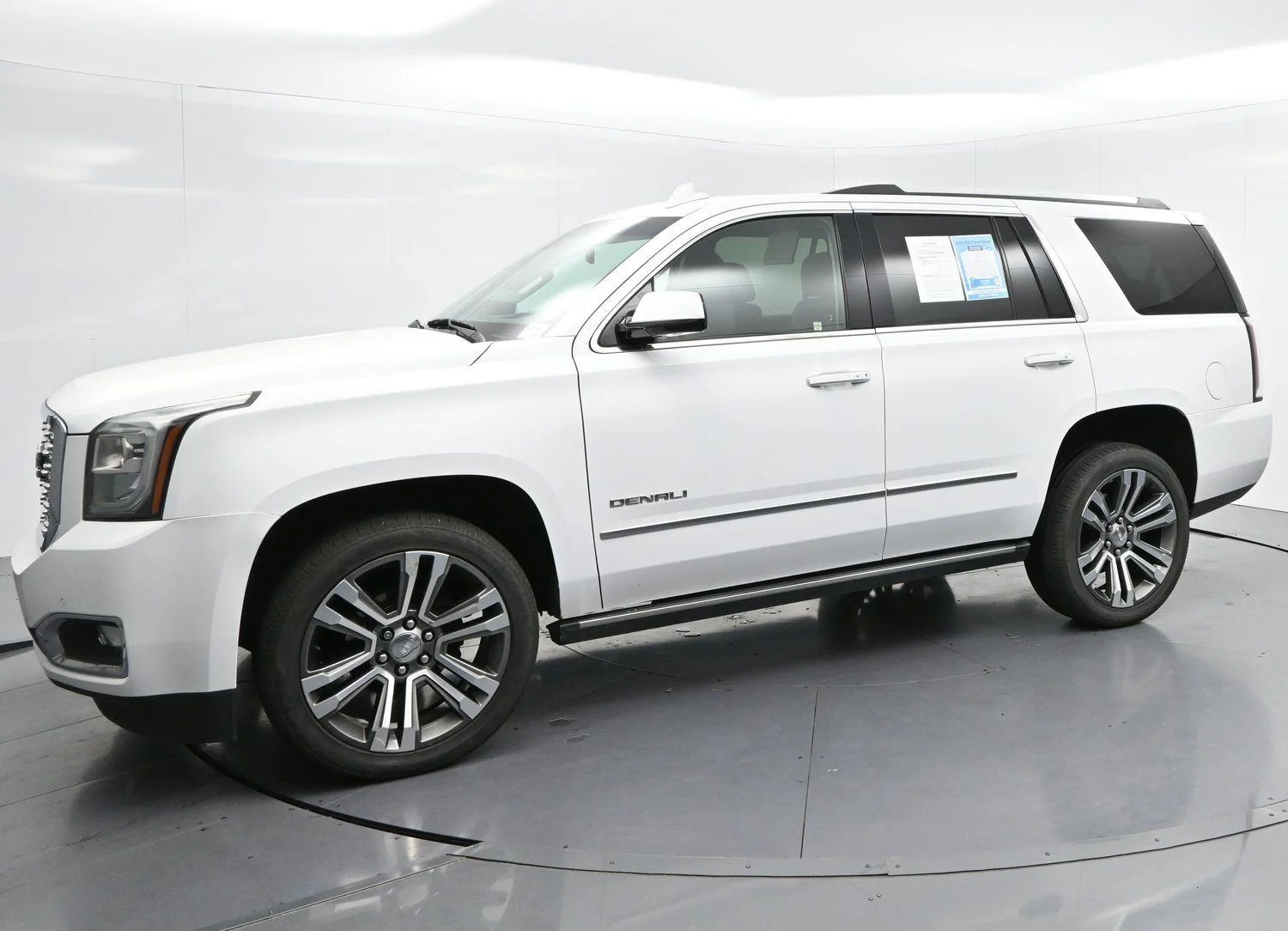 Used 2020 Summit White GMC Denali image 3