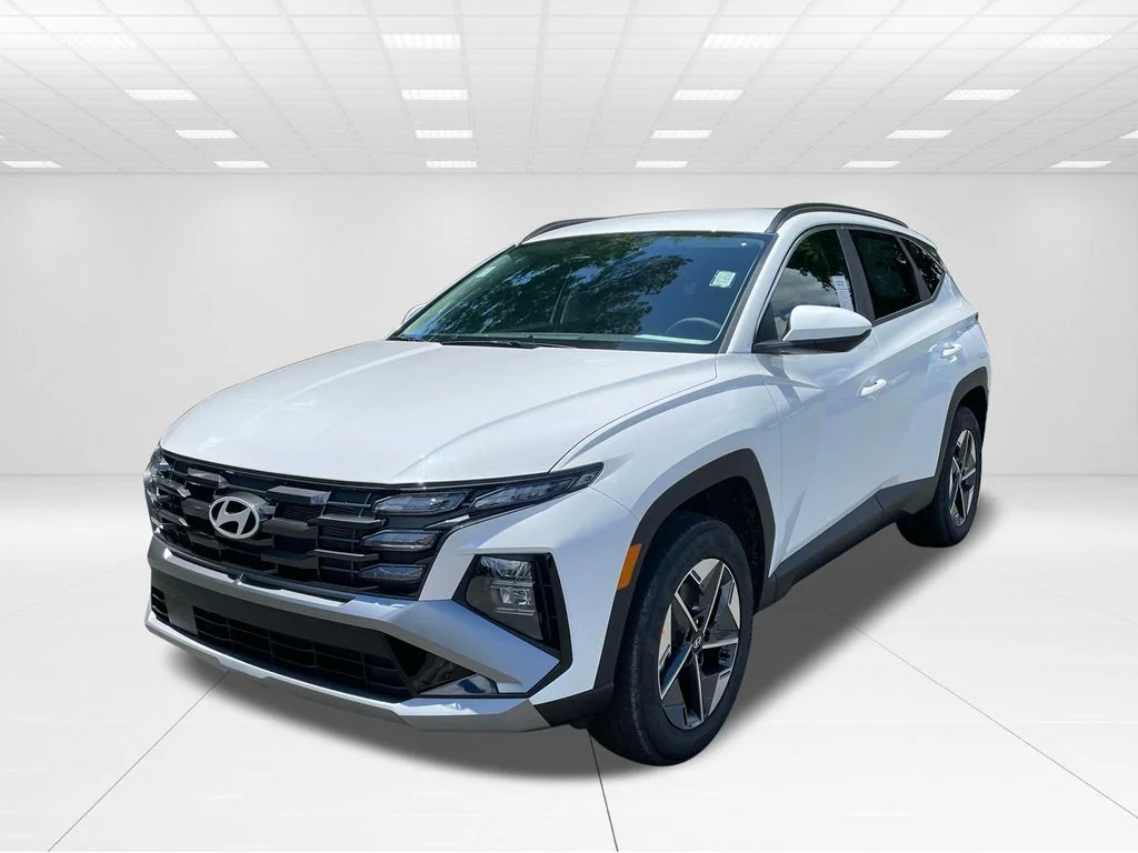 New 2025 White Hyundai SEL image 3