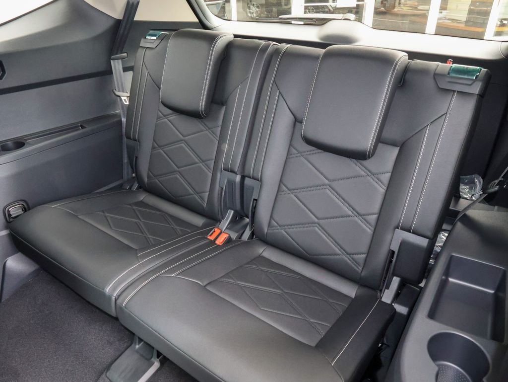 New 2026 Black Volkswagen 2.0T SE w/Technology image 17