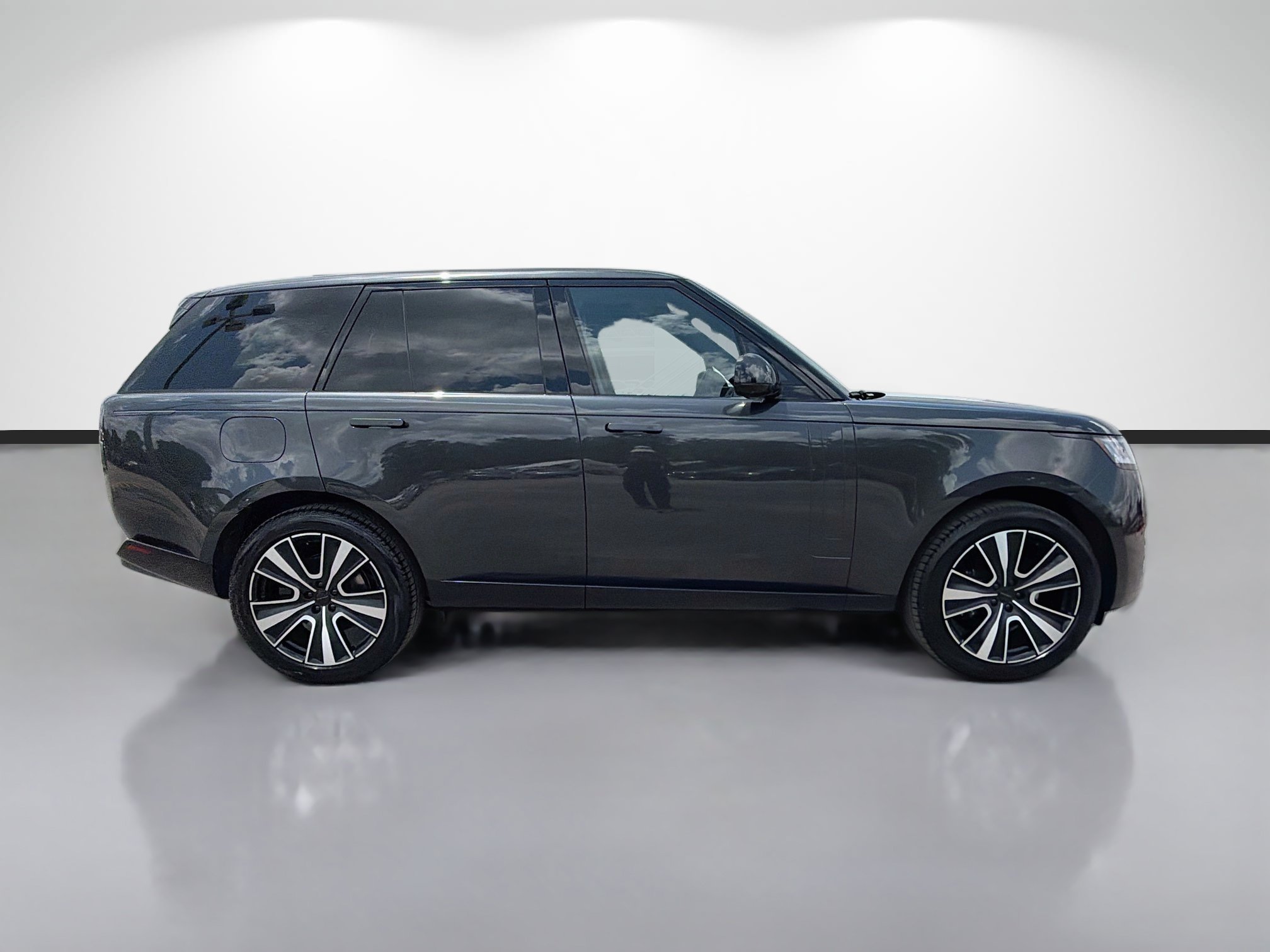 New 2026 Carpathian Grey Land Rover SE image 6
