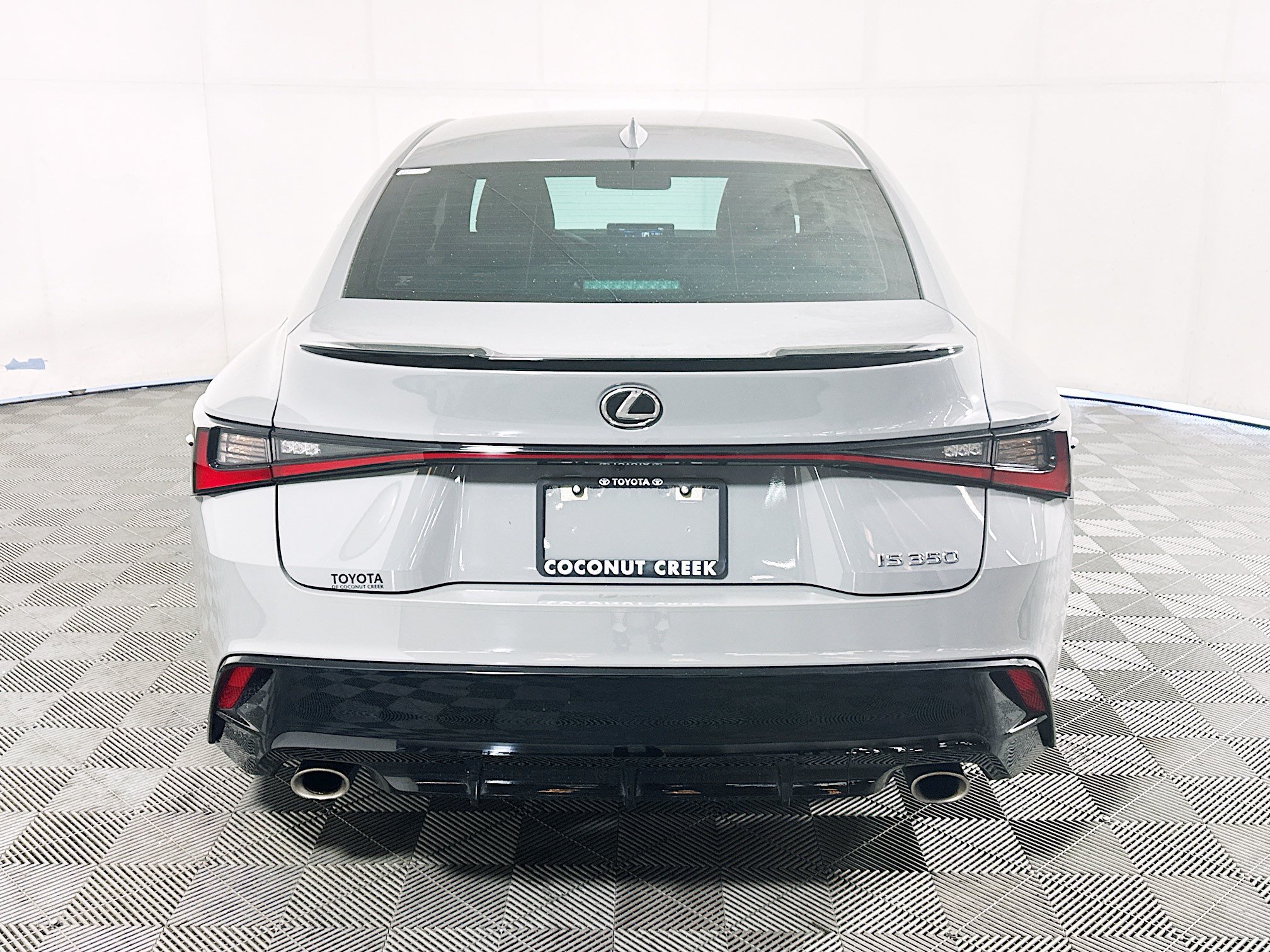 Used 2025 Incognito Lexus IS 350 F SPORT Design image 4