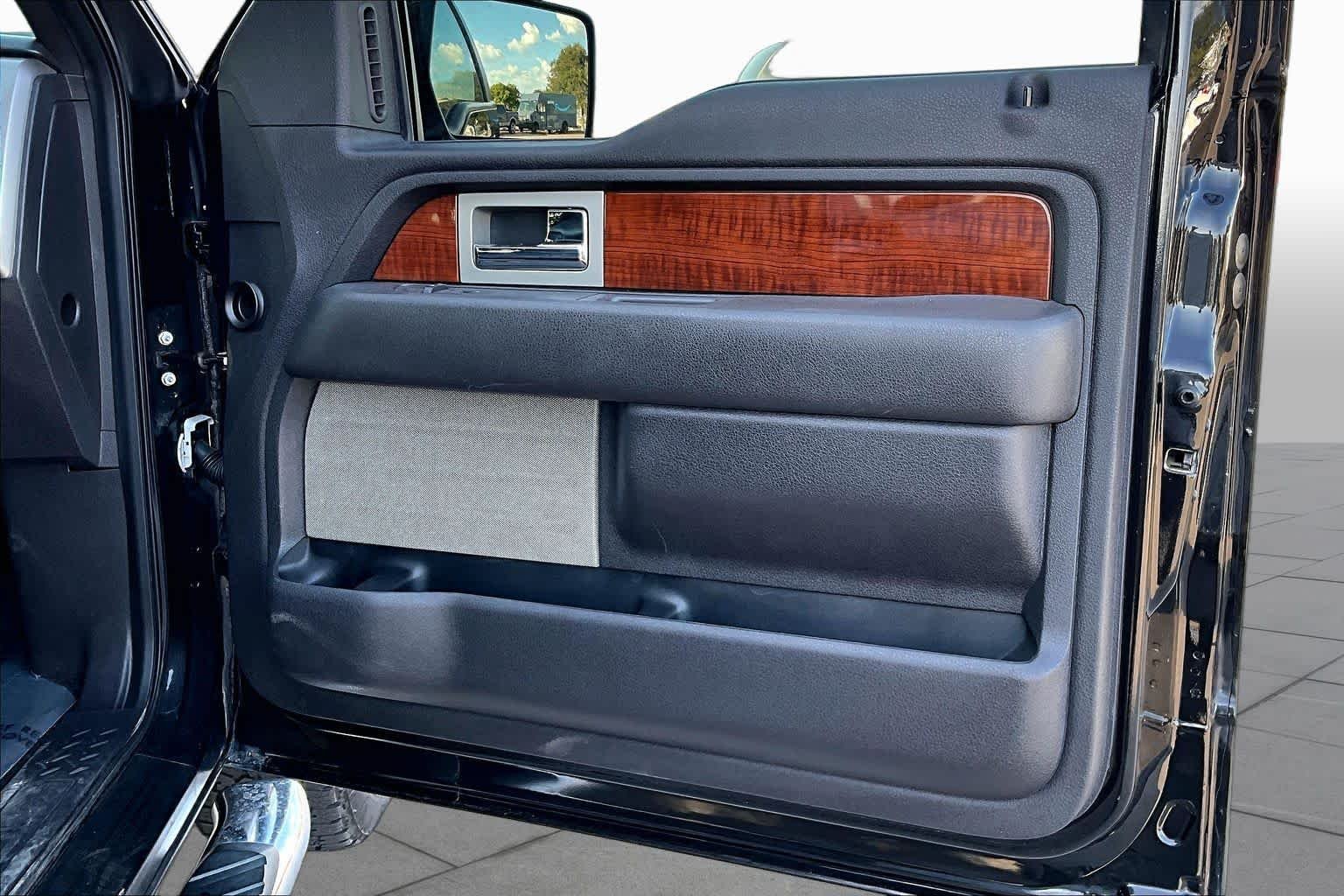 Used 2010 Tuxedo Black Ford XLT image 21
