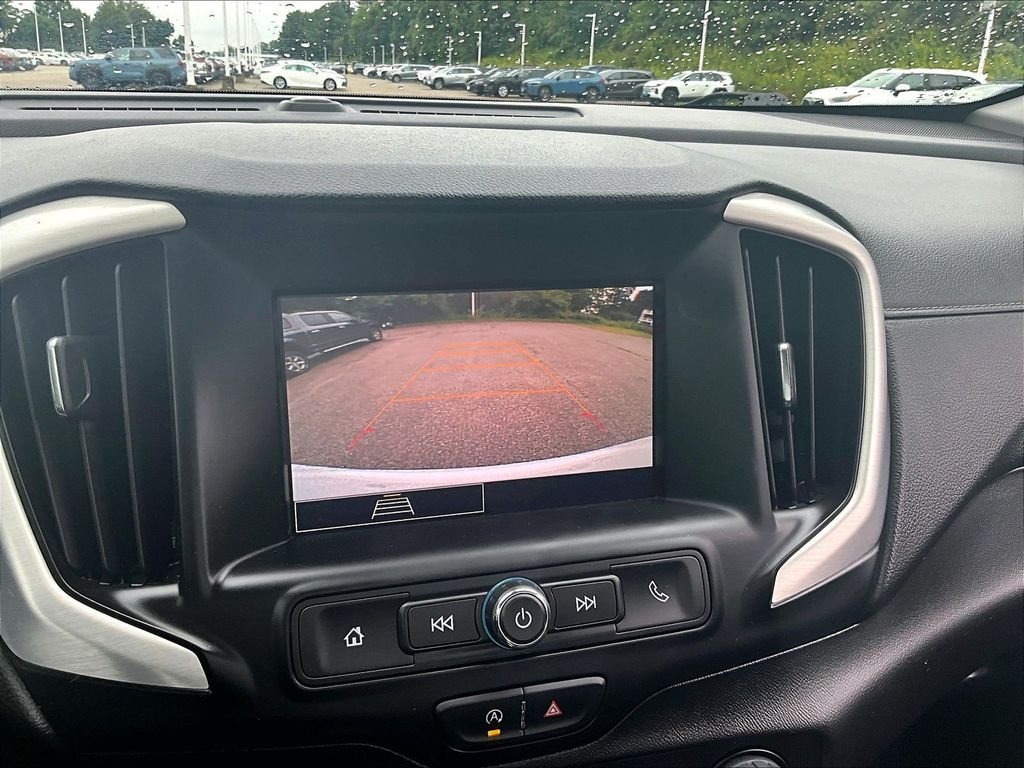 Used 2024 White GMC SLE image 19