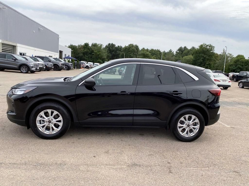Used 2023 Black Ford Active image 9