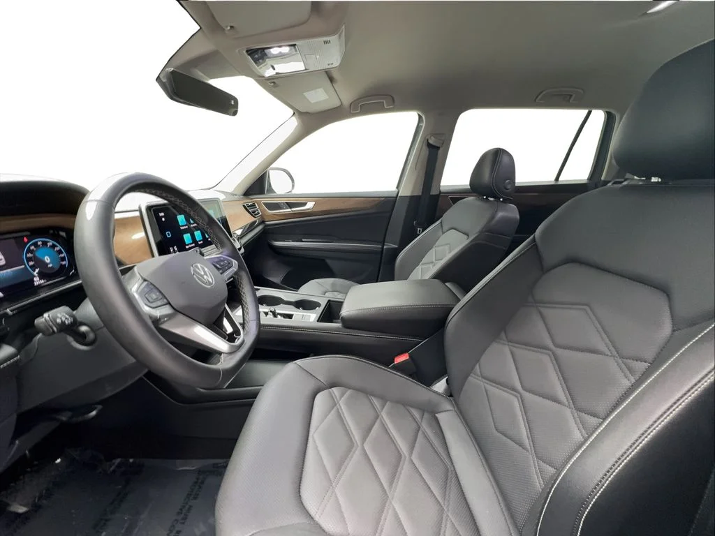 Used 2025 Gray Volkswagen 2.0T SE image 19