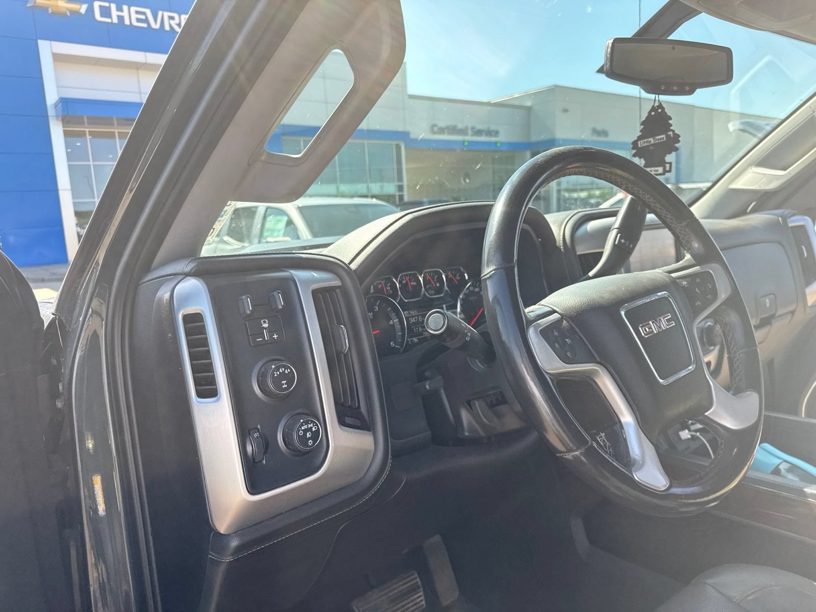 Used 2018 DARK SLATE METALLIC GMC SLT image 2
