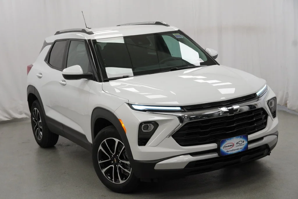 New 2026 Summit White Chevrolet LT image 12