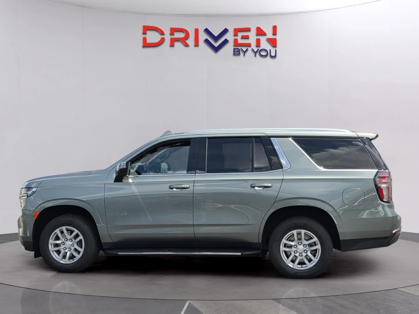 Used 2024 Silver Sage Metallic Chevrolet LT image 2