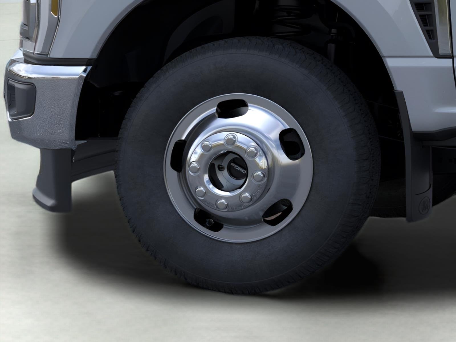 New 2026 Glacier Gray Metallic Tri-Coat Ford F-350® Lariat® image 19