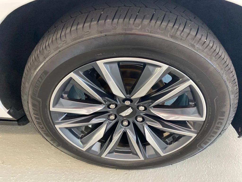 Used 2021 White Cadillac Sport Platinum image 5