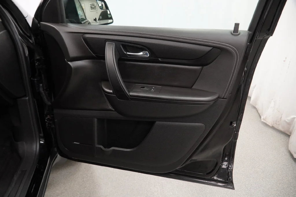 Used 2016 MOSAIC BLACK METALLIC Chevrolet LT image 40